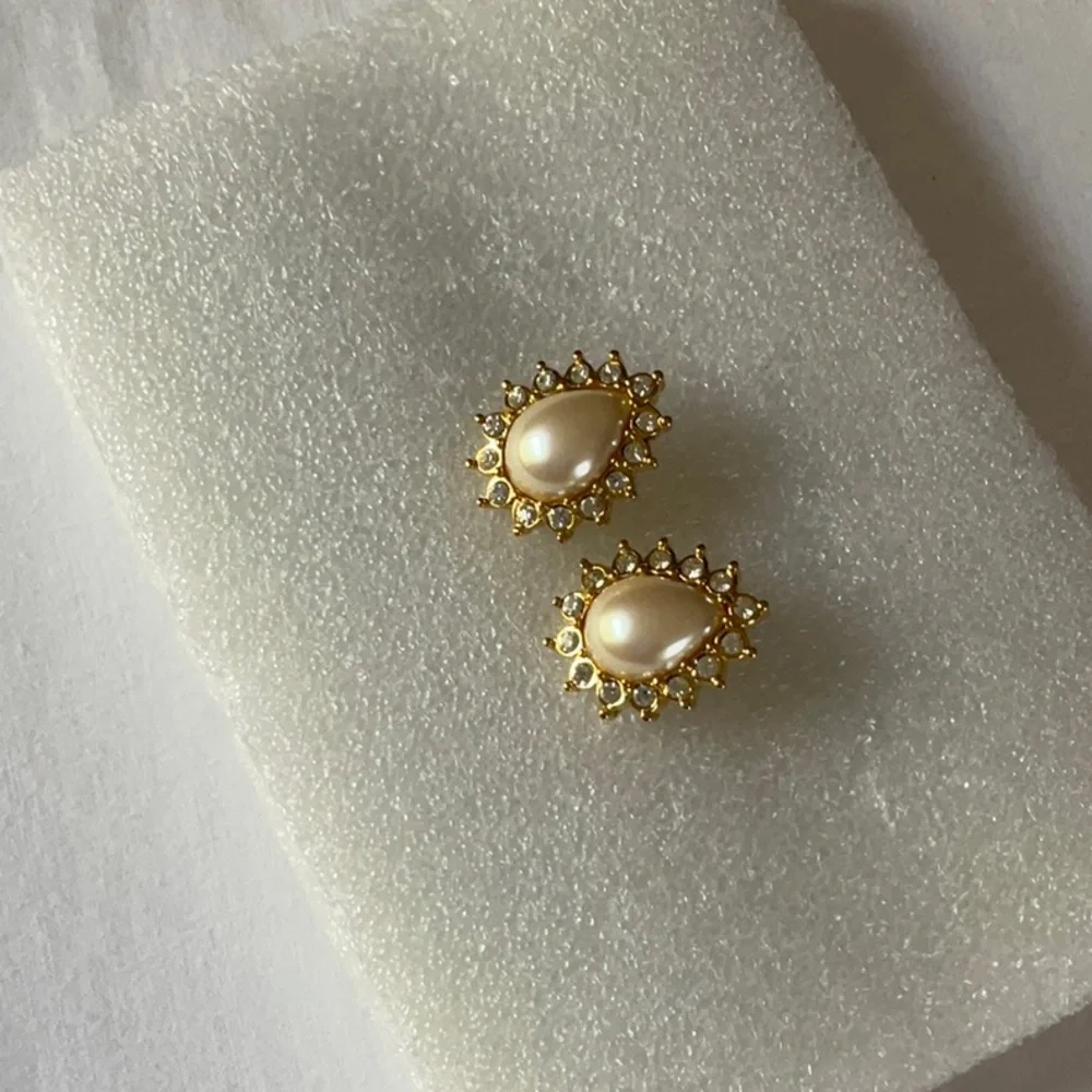 Vintage Pear Shaped Faux Pearl and Crystal Earrings - Picture 4 of 8